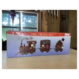 LINCOLNSHIRE HOLIDAY COLLECTION 3PC TRAIN SET,