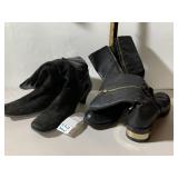 VINCE CAMUTO BLACK LEATHER MOTORCYCLE BOOTS W/
