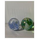 ART GLASS PAPERWEIGHT GROUPING, INCLUDES BLUE