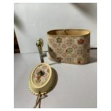 VINTAGE TABLE LAMP, METAL BASE, OVAL SHADE W/