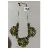 NY COSTUME NECKLACE, GOLD-TONE METAL, GREEN