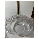 CRYSTAL SERVING BOWL, RADIATING RIBBED PATTERN,