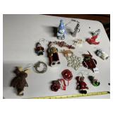ASSORTED CHRISTMAS ORNAMENTS (16), GLASS AND