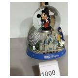 DISNEY PARKS MUSICAL SNOW GLOBE, MICKEY MOUSE,