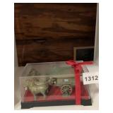 BRONZE-TONE HORSE DRAWN CARRIAGE FIGURINE, IN