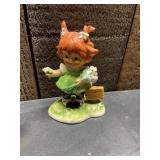 GOEBEL W. GERMANY PORCELAIN FIGURINE, DAISIES