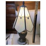 STAINED GLASS TABLE LAMP, IRIDESCENT WHITE GLASS