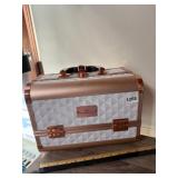 IMPRESSIONS VANITY COMPANY MAKEUP TRAIN CASE,