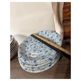 BLUE AND WHITE FLORAL PLATES (5), GRAPE PATTERN