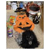 HALLOWEEN DECORATION ASSORTMENT, INCLUDES WICKER
