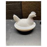 VTG MILK GLASS HEN ON NEST, OPALESCENT FINISH,