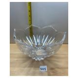CRYSTAL SERVING BOWL, PETAL FORM, RADIATING CUT