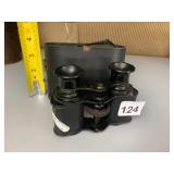VTG BINOCULARS, BLACK FINISH, W/ LEATHER CASE.