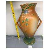 ROSEVILLE POTTERY VASE, COLUMBINE PATTERN, BROWN
