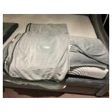 KMUSET PLUSH THROW BLANKET, LIGHT GRAY,