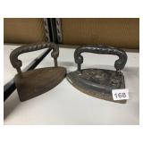VTG CAST IRON SAD IRONS, TWISTED HANDLES,