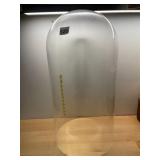 CLEAR GLASS DISPLAY DOME, ROUND BASE, ARCHED TOP.