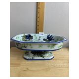 CHINESE PORCELAIN FOOTED BOWL, OVAL FORM,