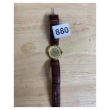 CROCODILE QUARTZ WRISTWATCH, GOLD-TONE CASE,