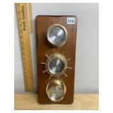 SPRINGFIELD WEATHER STATION, WOOD WALL MOUNT,