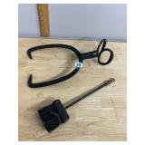 VTG CAST IRON ICE TONGS W/ RING HANDLES, METAL