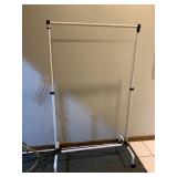 ADJUSTABLE CLOTHING RACK, METAL FRAME, ROLLING