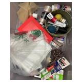 CRAFTING LOT, ASSORTED THREAD SPOOLS, SEWING