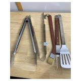 BROILMASTER BBQ UTENSIL SET, WOOD HANDLES, BRASS