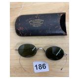 VTG WIRE-RIM SPECTACLES, OVAL DARK LENSES, CABLE