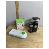 SHUN-KANG COLLAPSIBLE BREAD SLICER, PLASTIC