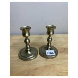 PR BRASS CANDLESTICKS, TRADITIONAL FORM, ROUND