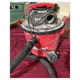 BAUER WET/DRY VACUUM, RED PLASTIC CANISTER, HOSE