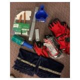 PAINT BRUSH SET, METAL SCRAPERS, PLASTIC PAINT