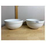 PAIR OF WHITE CERAMIC MIXING BOWLS, SMOOTH