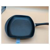 SCANPAN CERAMIC TITANIUM SQUARE GRILL PAN,
