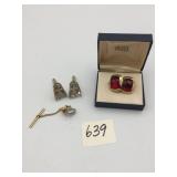 SWANK CUFFLINK AND TIE TACK SET, GOLD-TONE METAL,