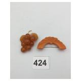 BAKELITE BROOCHES, GRAPE CLUSTER AND ARCHED FAN