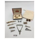 SWANK DOG-THEMED CUFFLINK AND TIE BAR SET IN
