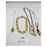 GOLD-TONE JEWELRY ASSORTMENT, INCLUDES LIZ