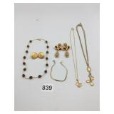 METAL-TONE JEWELRY GROUPING, INCLUDES BEADED