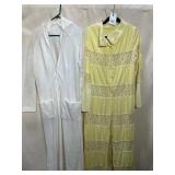 VTG ROBES, PR, WHITE VELOUR HOODED ZIP-FRONT