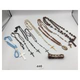 ASSORTED RELIGIOUS ROSARIES, WOOD, GLASS, AND