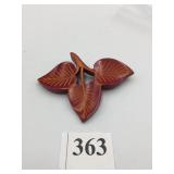 VTG BAKELITE BROOCH, CARVED THREE-LEAF MOTIF,