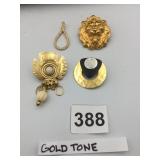 GOLD-TONE JEWELRY ASSORTMENT, LION HEAD BROOCH,