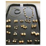 ASSORTED VTG FAUX PEARL JEWELRY, INCLUDES