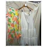 VTG FLORAL PRINT WRAP SKIRT, WHITE EYELET TRIMMED