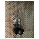 VTG WALL MOUNT OIL LAMP, METAL BASE, CLEAR GLASS