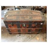 VTG DOME TOP TRUNK, WOOD CONSTRUCTION, METAL