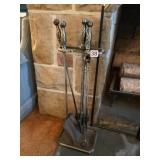 FIREPLACE TOOL SET, HAMMERED METAL FINISH,