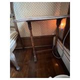 VTG WOOD DROP-LEAF SIDE TABLE, TAPERED LEGS,